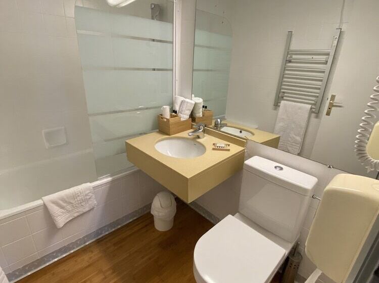 Номер Стандарт, Savoie Hotel Aux Portes De Genève