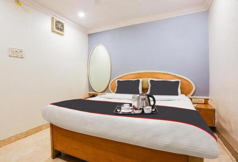 Quarto Triplo Clássico, Collection O 61246 Hotel De Meridian Near Versova Beach