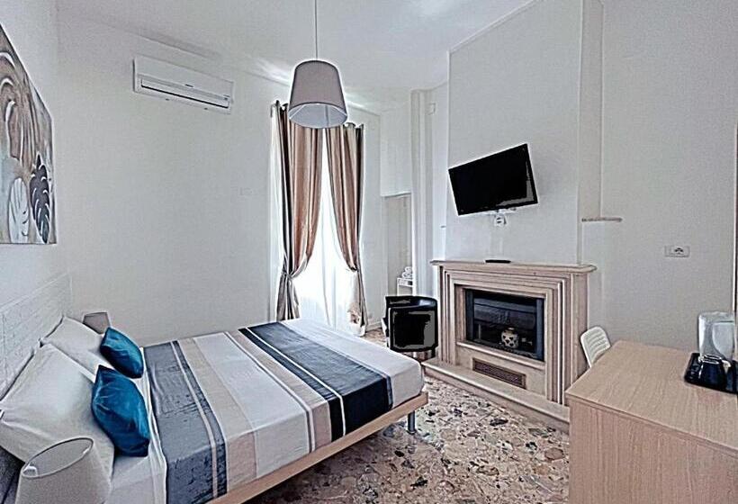 Quarto Estandar Banheiro Compartilhado, Pit Stop Ciampino Station