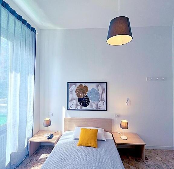 Quarto Estandar Individual Banheiro Compartilhado, Pit Stop Ciampino Station