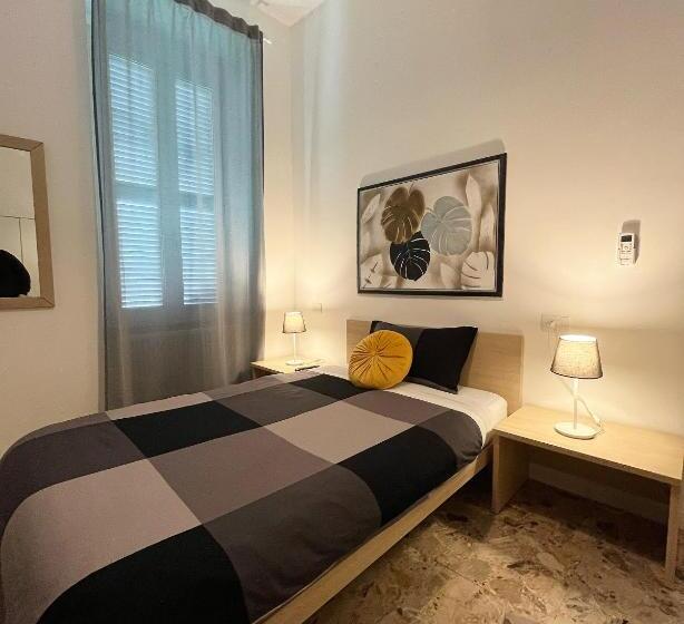 Quarto Estandar Individual Banheiro Compartilhado, Pit Stop Ciampino Station