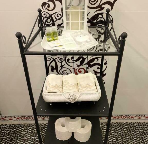 스탠다드 룸 킹사이즈 침대, Ami Residence Bucharest Airport,therme&free Parking Otopeni