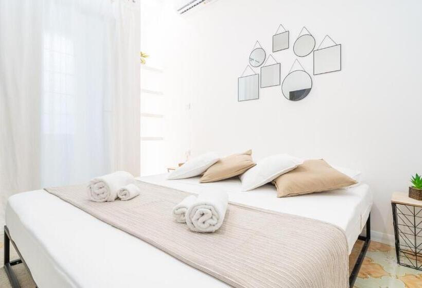 Номер Deluxe, Home Sicily