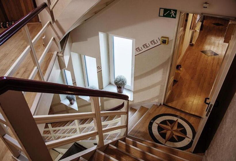 Номер Стандарт, Lothringer Hof