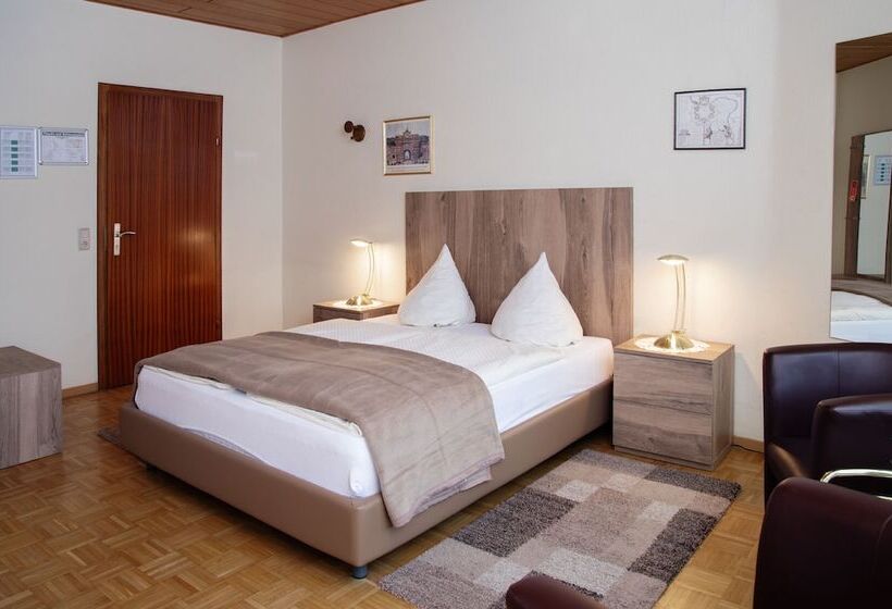 Номер Стандарт, Lothringer Hof