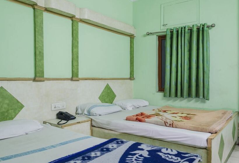 اتاق استاندارد سه نفره, Neha Inn