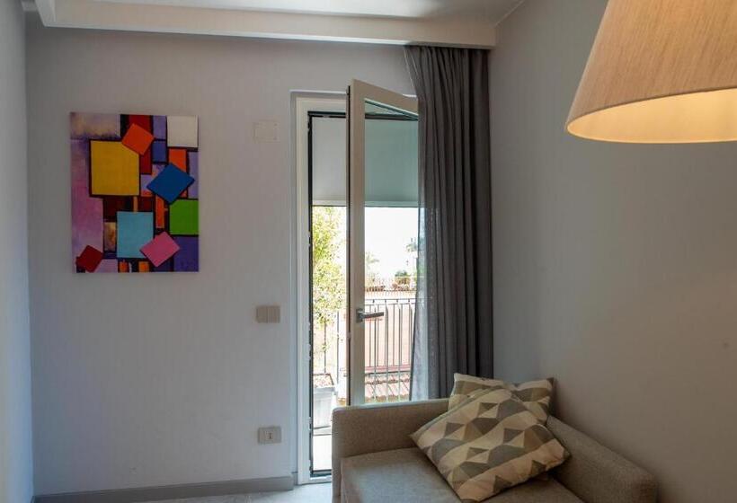 اتاق لوکس با بالکن, Villa D Orville Luxury Suites Taormina