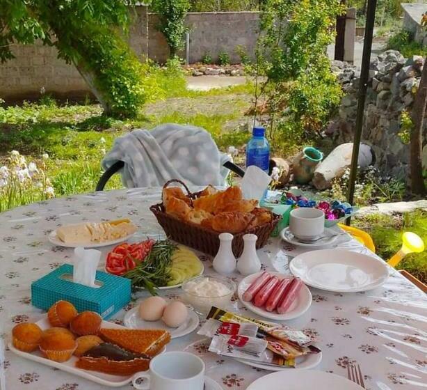 Четырехместный Номер Economy, Pottery House Sanahin