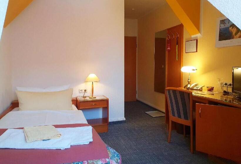 חדר סטנדרט יחיד, Peenebrücke