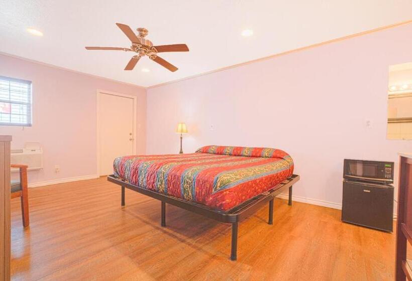 Стандартный Номер Кровать Кинг, Monterrey Motel Padre Island, Corpus Christi By Oyo