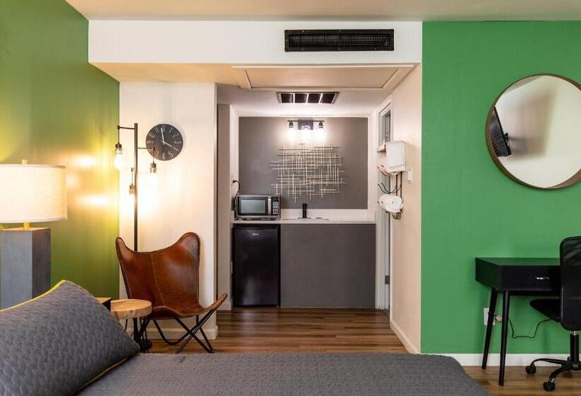 Четырехместный Номер Deluxe, Modern Motel