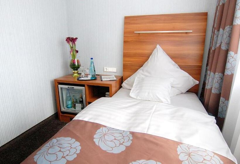 Quarto Estandar Individual, Graf