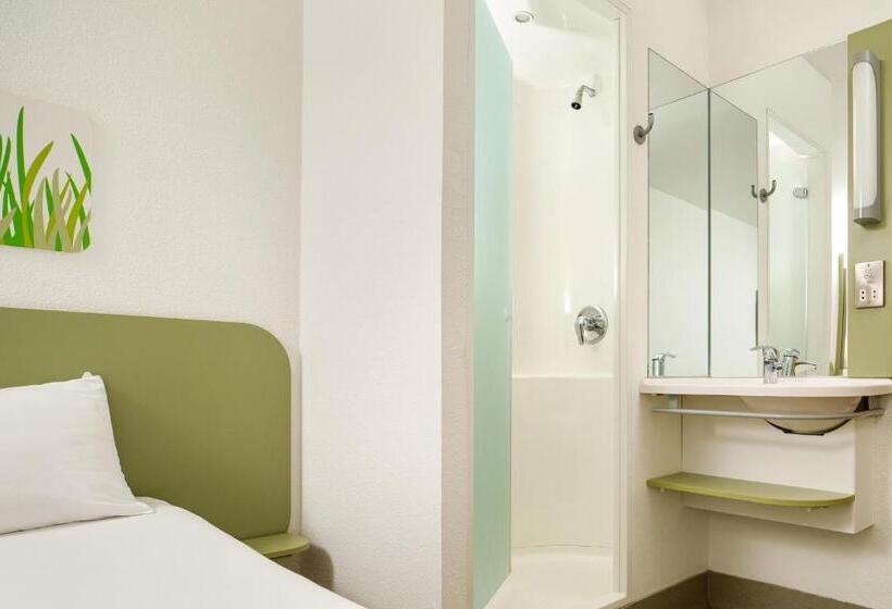 Номер Стандарт Трехместный, Ibis Budget Cardiff Centre