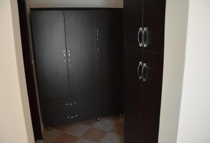Family Suite, Yavuzhan