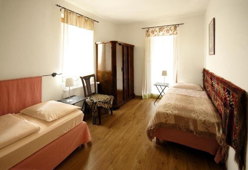 테라스가 있는 2 베드룸 아파트, Hullám Villa B&b