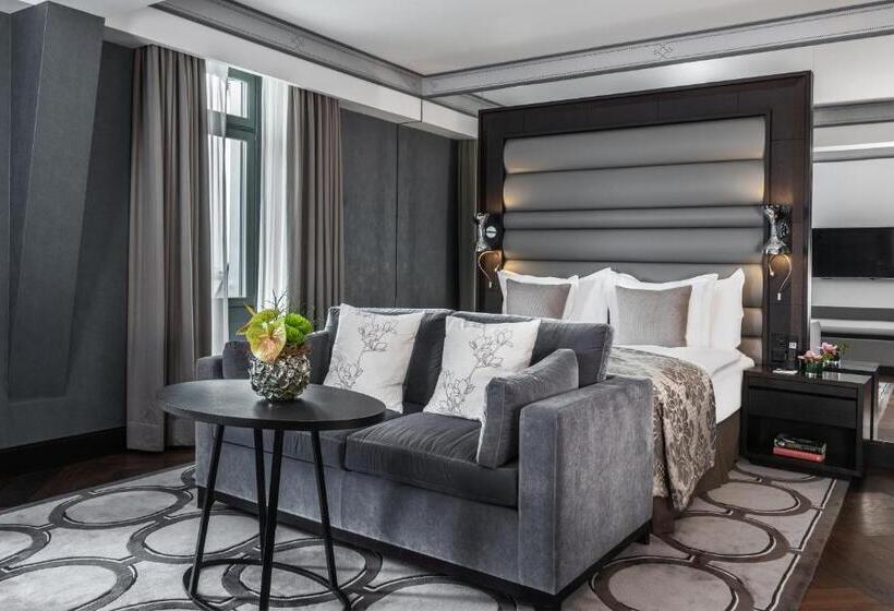 Номер Executive, Royal Savoy Hotel & Spa