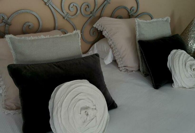 Номер Deluxe, Manoir De Chantemerle