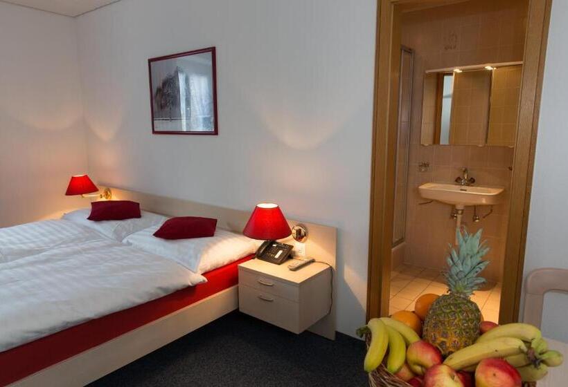 Номер Стандарт, Hôtel Du Port   Free Parking   Breakfast Included