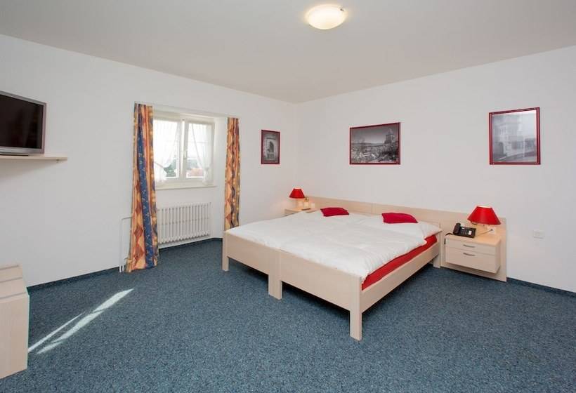Номер Стандарт, Hôtel Du Port   Free Parking   Breakfast Included