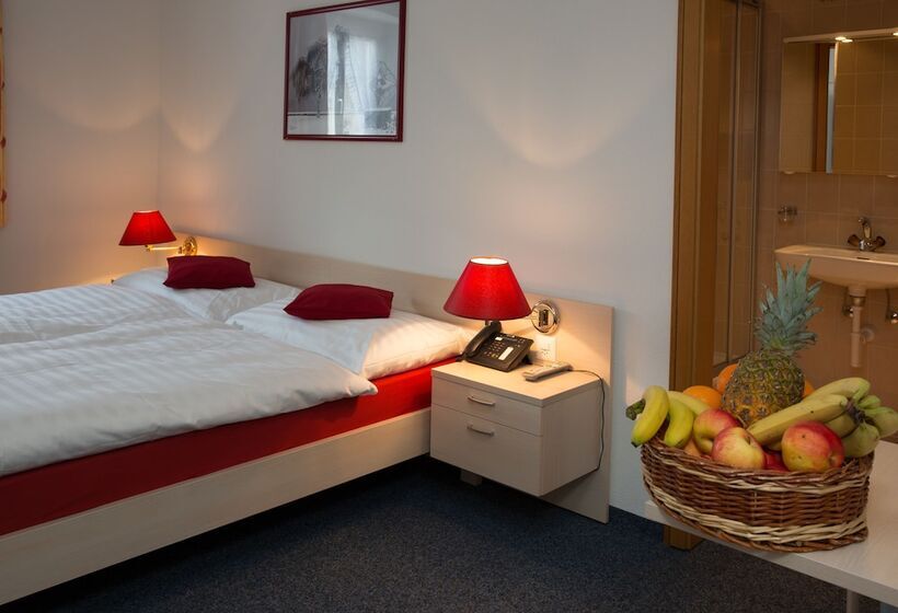 Номер Стандарт Индивидуальный, Hôtel Du Port   Free Parking   Breakfast Included