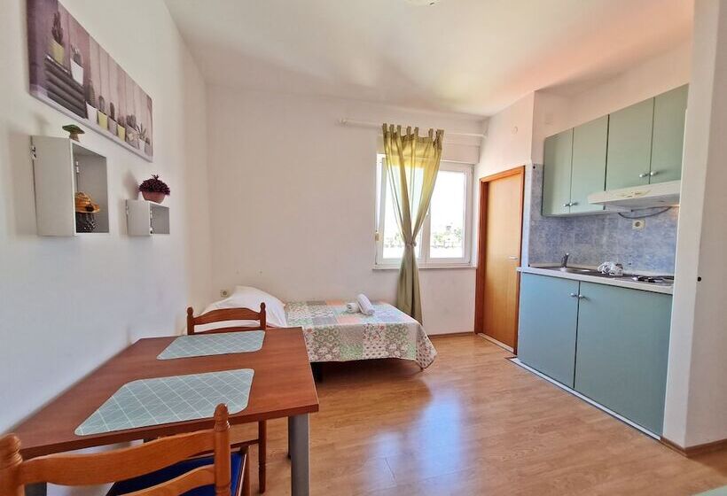 Студия Стандарт, Rooms And Apartments Porat