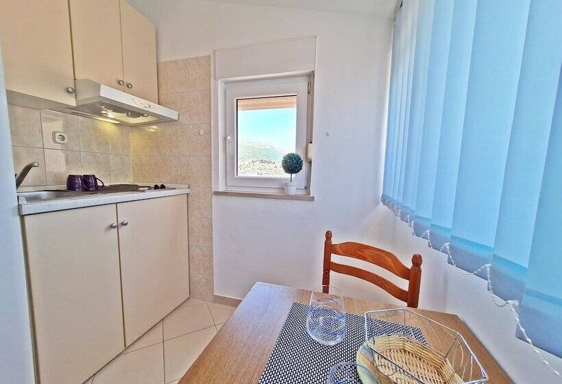 Студия Стандарт, Rooms And Apartments Porat