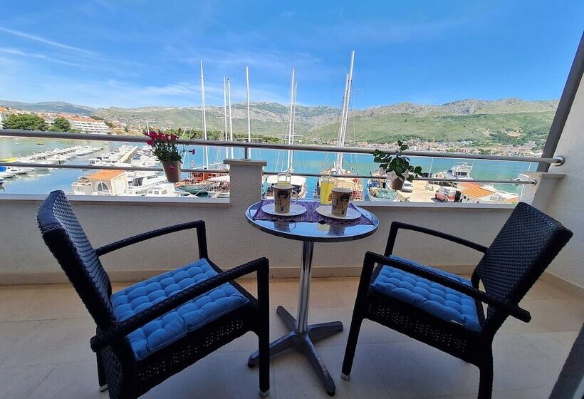 Estúdio Standart Vista Mar com Varanda, Rooms And Apartments Porat