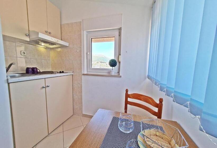 Студия Стандарт, Rooms And Apartments Porat