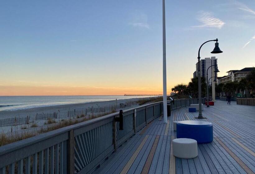 Апартаменты 1 Спальня Вид на Море, Camelot By The Sea Ocean Front Condo