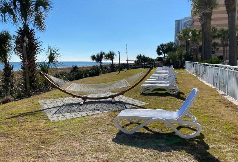 Апартаменты 1 Спальня Вид на Море, Camelot By The Sea Ocean Front Condo