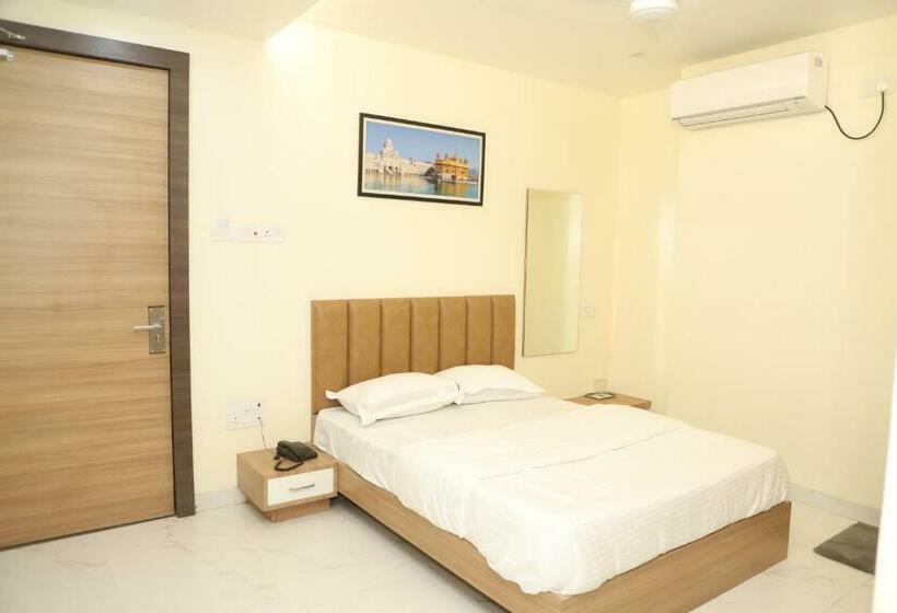 Номер Deluxe, Id Square Residency Parbhani
