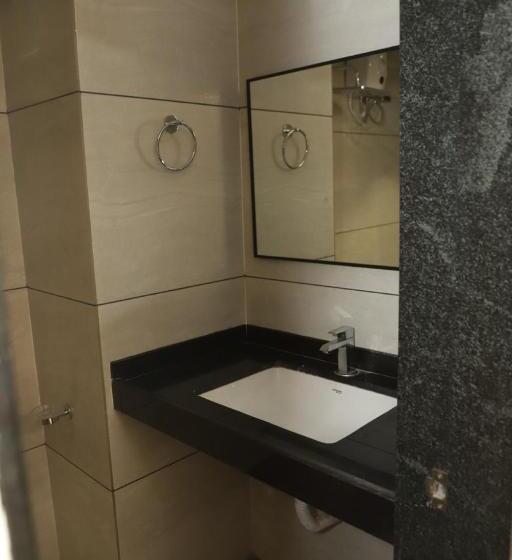 Номер Superior, Id Square Residency Parbhani