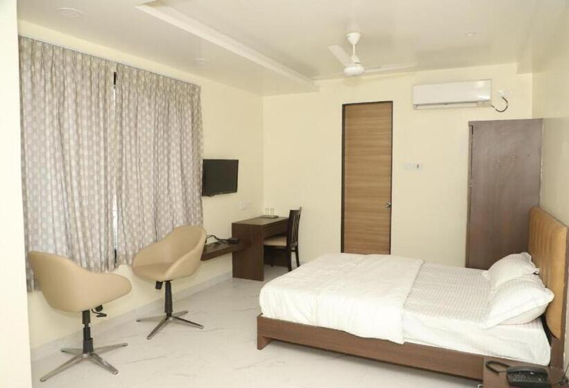 Номер Superior, Id Square Residency Parbhani