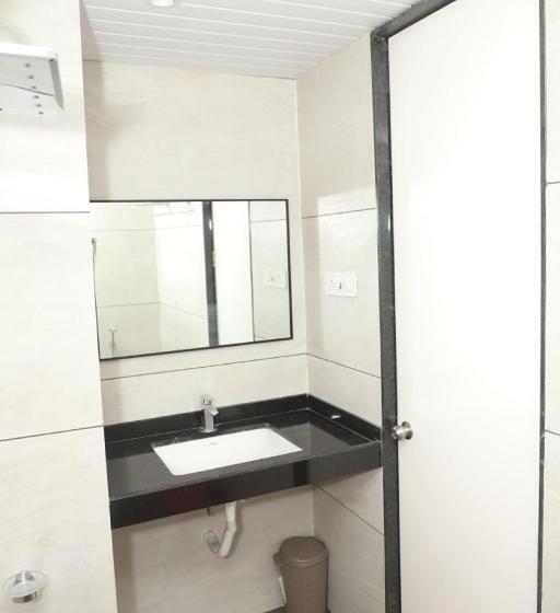 Люкс, Id Square Residency Parbhani