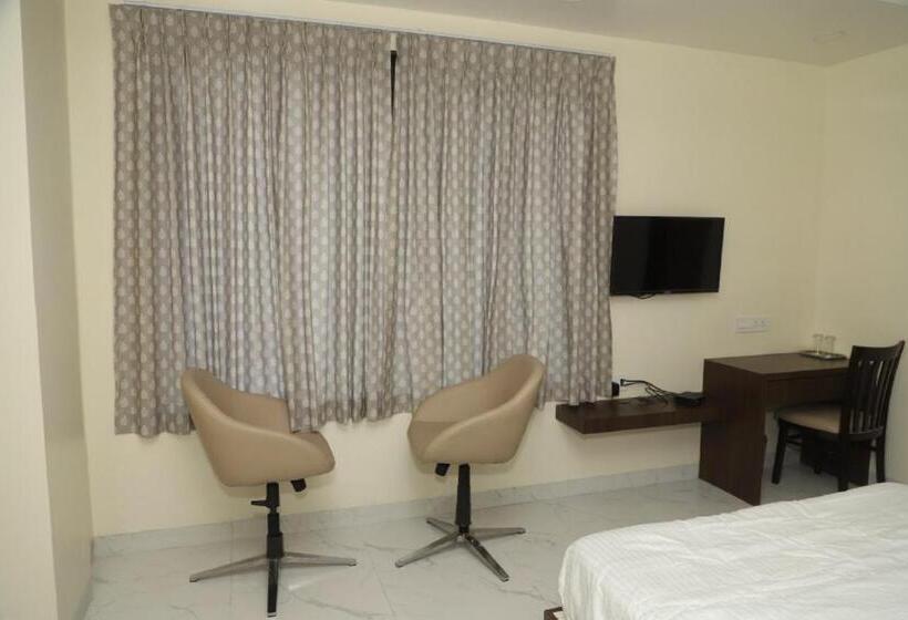 Люкс, Id Square Residency Parbhani