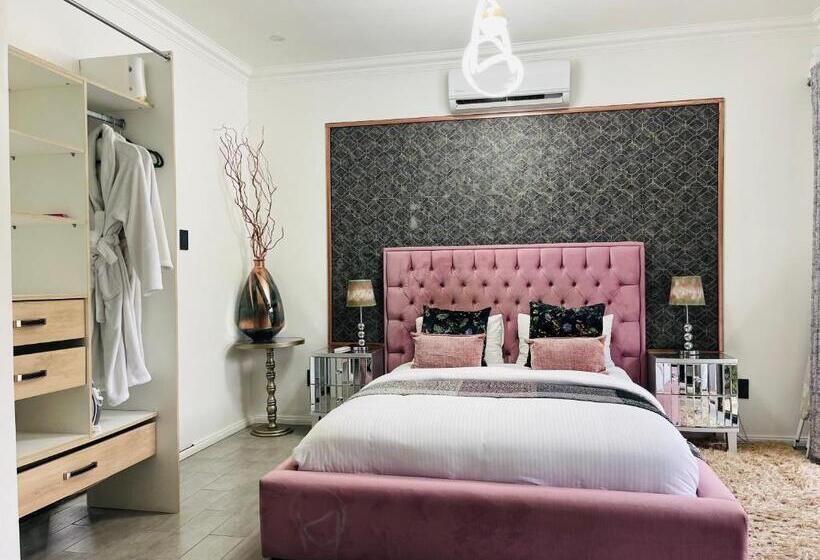Апартаменты 1 Спальня Вид на Сад, 24 On Basil Boutique Luxury