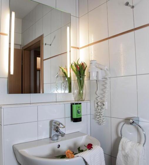 Номер Стандарт Трехместный, Friends Hotel Kerpen