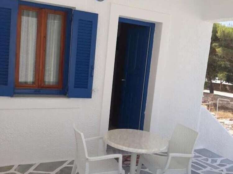 标准工作室, Holidays In Paros