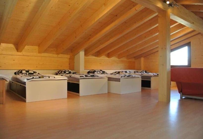 Семейный Номер Совместный Санузел, La Tzoum Hostel