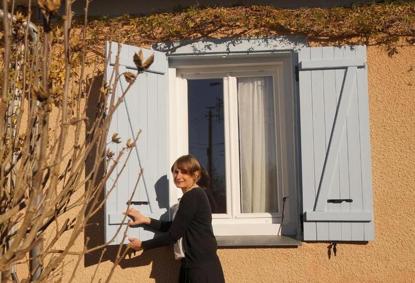 Номер Стандарт Вид на Сад, Chambre D Hôtes   L Ephémère