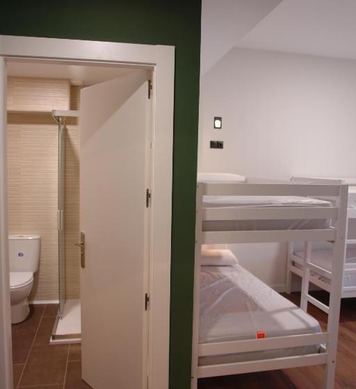 חדר סטנדרט לארבעה, Hostel Trovadores
