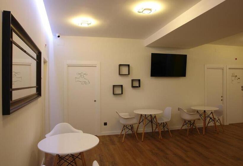חדר סטנדרט לארבעה, Hostel Trovadores