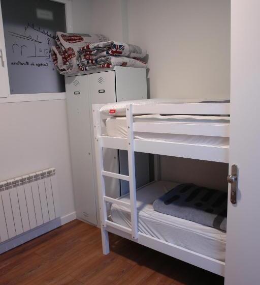 מיטה בחדר משותף, Hostel Trovadores