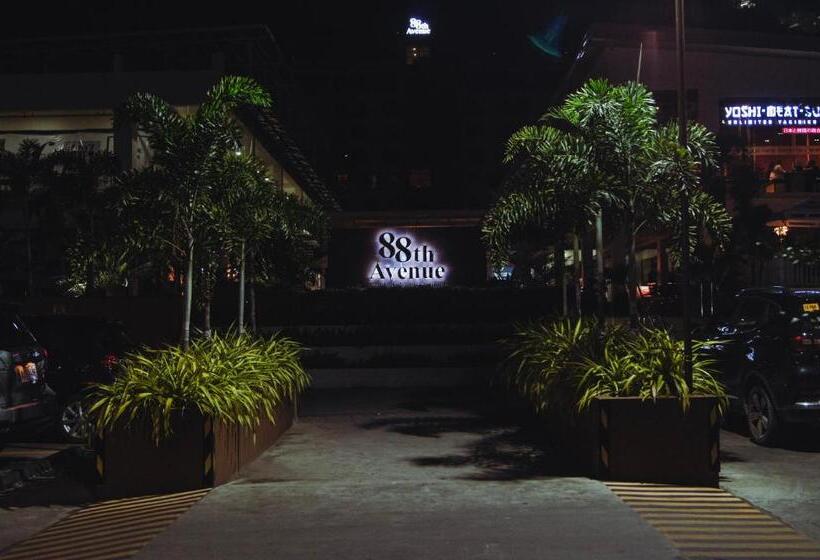 디럭스 스튜디오, 88th Avenue