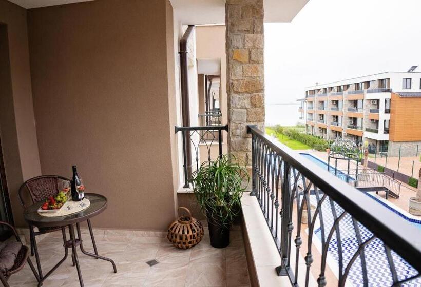 带1个卧室带泳池的公寓, Burgas Beach Resort 2 Apartments