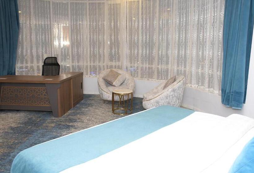 Президентский Люкс, Areen Airport