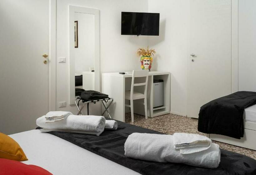 Стандартный Номер Кровать Кинг, Regina Margherita   Bed And Breakfast & Rooftop Lounge Bar