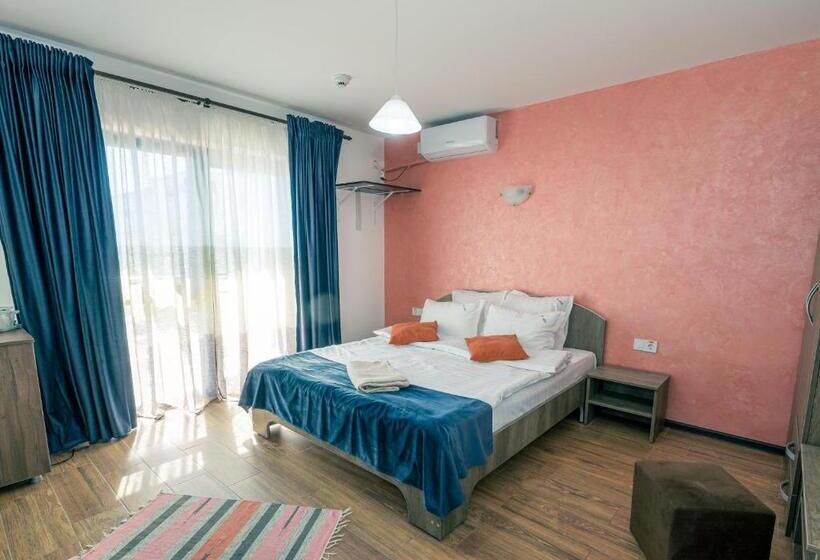 Номер Стандарт с Балконом, Casa In Culori Vama Veche