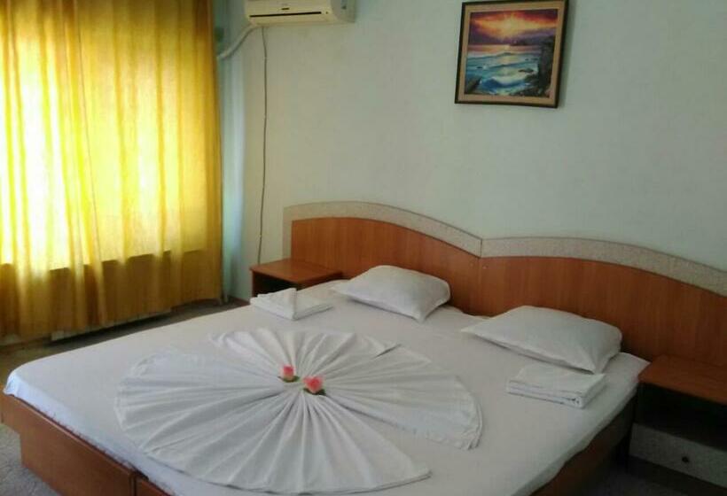 标准间带阳台, Guest House Elit