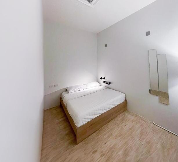 スタンダードルーム, Paknap Hostel
